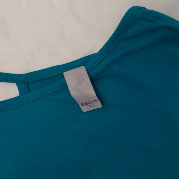 Cute teal top with side ruching and back cutout - Picture 4 of 5